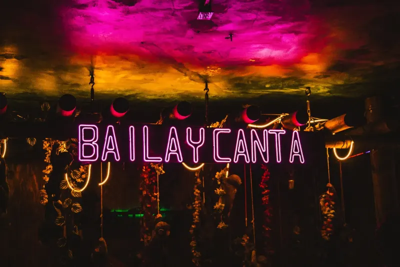 Baila y Canta · Aloha Bar